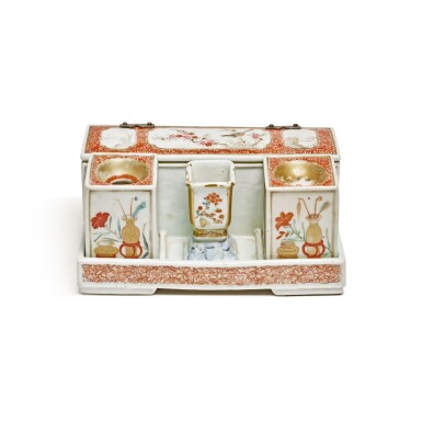 View full screen - View 1 of Lot 167. A Rare Chinese Export Famille-Rose 'Figural' 'Floral' and 'Landscape' Inkstand, Qing Dynasty, Qianlong Period | 清乾隆 粉彩描金花卉山水人物圖墨水台一套.
