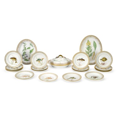 View full screen - View 1 of Lot 141. Eighteen Royal Copenhagen ‘Flora Danica’ Fish plates, a botanical serving dish and cover and two oval platters, modern.