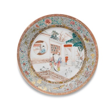 View full screen - View 1 of Lot 323. A large famille-rose and gilt-decorated dish, Qing dynasty, Yongzheng period | 清雍正 粉彩描金人物故事圖盤.