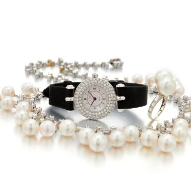 View full screen - View 1 of Lot 200. Cultured pearl and diamond necklace and ring and a diamond wristwatch Van Clef & Arpels (Collana e anello in perle coltivate e diamanti e orologio da polso in diamanti Van Cleef & Arpels).