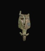 A PIRAVEND BRONZE FIGURE OF A WOMAN, CIRCA EARLY 1ST MILLENNIUM B.C.