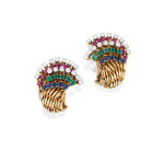 PAIRE DE CLIPS D'OREILLE PIERRES DE COULEUR ET DIAMANTS, BOUCHERON, VERS 1950 | PAIR OF GEM SET AND DIAMOND EAR CLIPS, BOUCHERON, 1950S