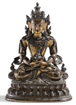 STATUETTE D'AMITAYUS EN BRONZE PARTIELLEMENT DORÉ DYNASTIE QING, XVIIIE SIÈCLE | 清十八世紀 局部鎏金銅無量壽佛坐像 | A well-cast parcel-gilt bronze figure of Amitayus, Qing Dynasty, 18th century