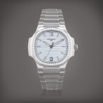 Montre bracelet en acier sertie de diamants avec date | Stainless steel and diamond-set wristwatch with date and bracelet Vers 2022 | Circa 2022