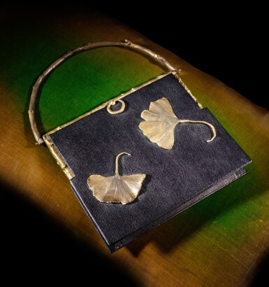 View full screen - View 1 of Lot 22. Sac Ginkgo.