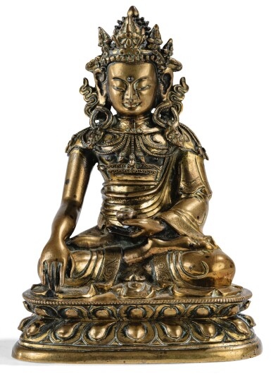 View full screen - View 1 of Lot 21. STATUETTE DE BOUDDHA EN BRONZE DORÉ DYNASTIE QING, XVIIIE SIÈCLE | 清十八世紀 鎏金銅佛坐像 | A gilt bronze figure of Buddha, Qing Dynasty, 18th century.