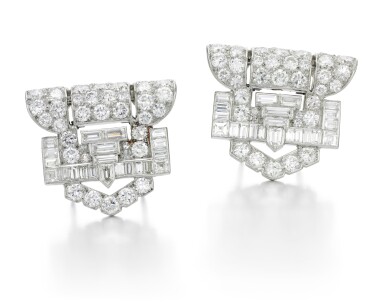 View full screen - View 1 of Lot 21. DIAMOND DOUBLE-CLIP BROOCH, CARTIER, 1930S.