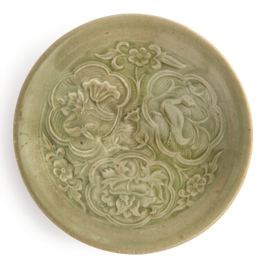 View full screen - View 1 of Lot 110. A rare small molded 'Yaozhou' celadon-glazed bowl, Northern Song / Jin dynasty | 北宋 / 金 耀州窰青釉印花鴛鴦花卉紋小笠式盌.