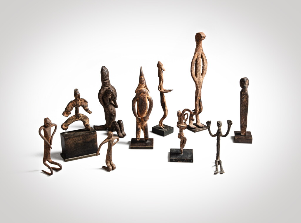 View full screen - View 1 of Lot 194. Ensemble de dix figurines, Senoufo, Côte d'Ivoire, Lobi, Burkina Faso et Bamana, Mali | Group of ten Figurines, Senufo, Côte d'Ivoire, Lobi, Burkina Faso and Bamana, Mali.