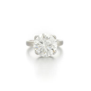 View full screen - View 1 of Lot 246. Diamond ring (Anello con diamante).