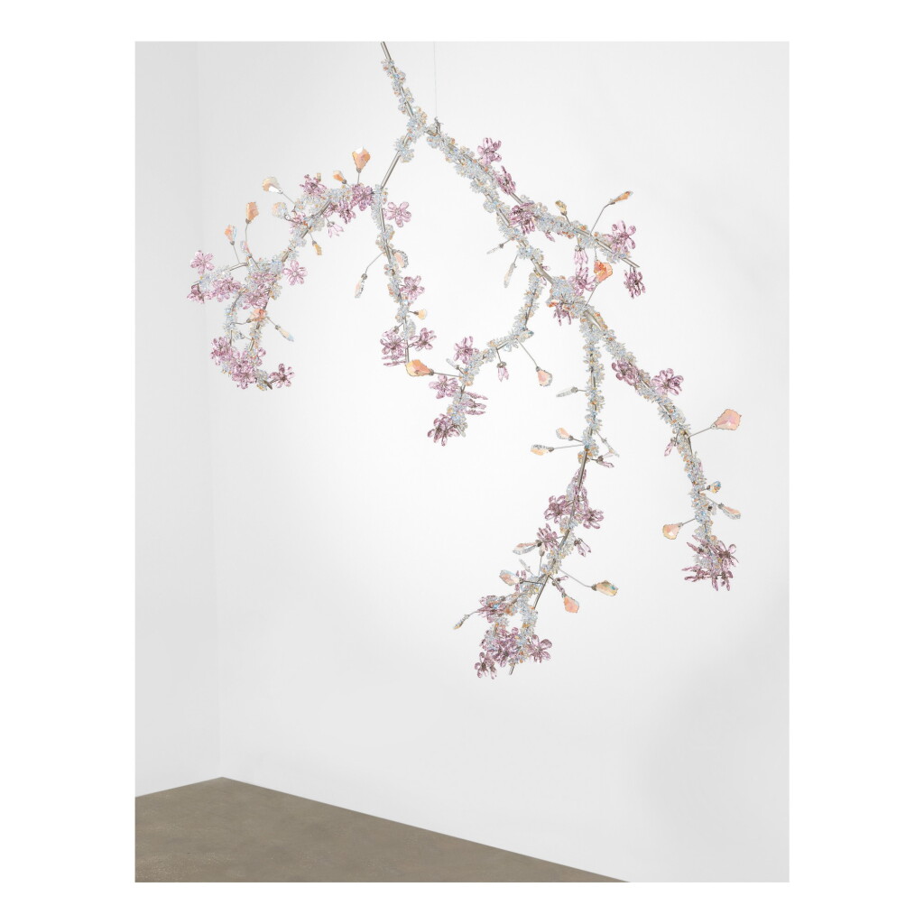 Voir en plein écran - Voir 1 du lot 134. TORD BOONTJE | LARGE "BLOSSOM" CHANDELIER.
