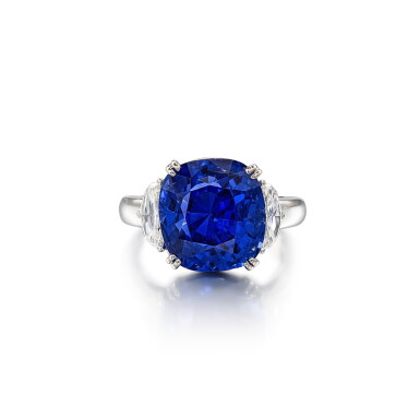 View full screen - View 1 of Lot 2992. Sapphire and Diamond Ring | 卡地亞鑲嵌 | 12.84克拉 天然「斯里蘭卡」未經加熱藍寶石 配 鑽石 戒指.