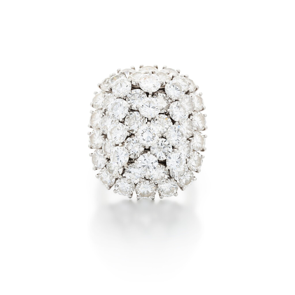 View full screen - View 1 of Lot 172. Bague diamants | Diamond ring .