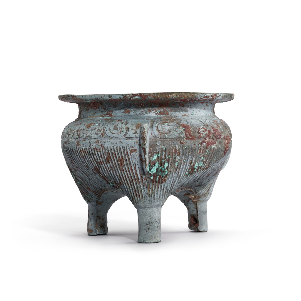 View full screen - View 1 of Lot 9394. An inscribed archaic bronze ritual food vessel, li, Western Zhou dynasty, King Xuan period | 西周宣王時期 青銅楊姞鬲.