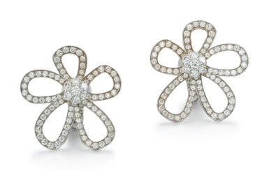 View full screen - View 1 of Lot 9102. PAIR OF DIAMOND EAR CLIPS, VAN CLEEF & ARPELS | 鑽石耳環一對, 梵克雅寶(Van Cleef & Arpels).