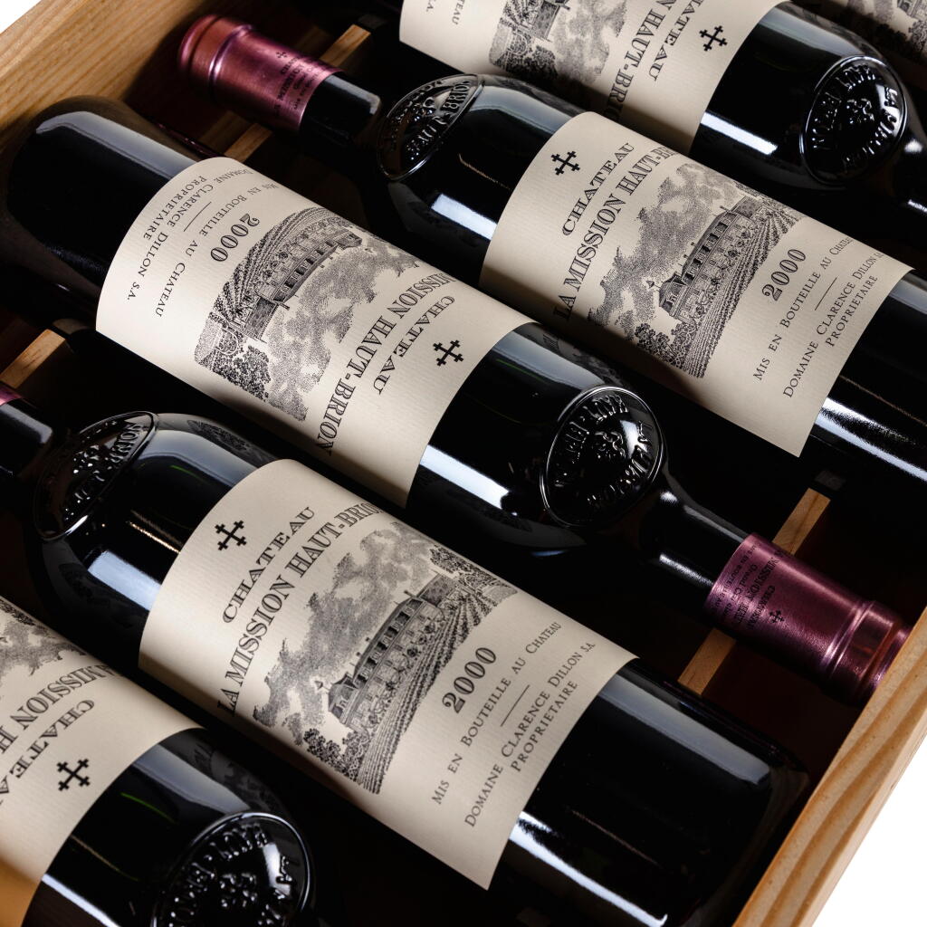 View full screen - View 1 of Lot 98. Château La Mission Haut-Brion 2000 (12 BT).
