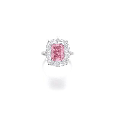 View full screen - View 1 of Lot 664. Rare and attractive Fancy Vivid Purplish Pink diamond ring | 罕有豔彩紫粉紅色鑽石戒指.