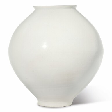 View full screen - View 1 of Lot 129. A luminous white moon jar, Korea, Joseon dynasty, 18th century | 朝鮮王朝 十八世紀 白釉滿月花罐.