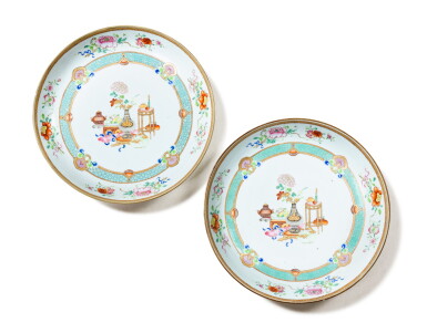 View full screen - View 1 of Lot 162. A pair of gilt-decorated famille rose dishes Qing dynasty, XVIIIe siècle | 清十八世紀 粉彩描金清供圖盤一對.