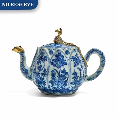 View full screen - View 1 of Lot 25. A CHINESE BLUE AND WHITE PORCELAIN TEAPOT, CIRCA 1700.