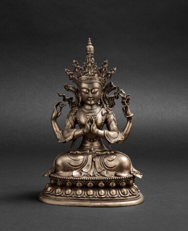 View full screen - View 1 of Lot 56. Grande figure d'Avalokiteshvara en bronze argenté Circa 1900 | 約1900年 鎏銀銅觀世音菩薩座像 | A silvered-bronze figure of Avalokiteshvara, ca. 1900.
