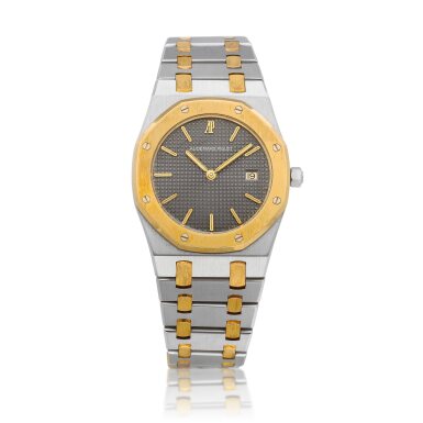 View full screen - View 1 of Lot 8025. Royal Oak, Reference 56175 | A yellow gold and stainless steel bracelet watch with date, Circa 1994 | 愛彼 | 皇家橡樹系列 型號56175 | 黃金及精鋼鏈帶腕錶,備日期顯示,約1994年製.