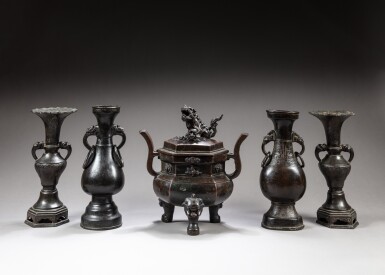 View full screen - View 1 of Lot 71. A garniture of five bronze altar vases Ming dynasty, 16th-17th century | 明十六至十七世紀 銅獅鈕三足爐及雙耳瓶一組五件.
