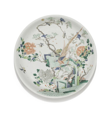 View full screen - View 1 of Lot 110. A large famille-verte dish, Qing dynasty, Kangxi period | 清康熙 五彩錦堂富貴圖大盤.