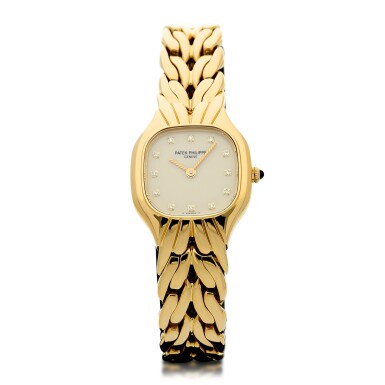 View full screen - View 1 of Lot 47. PATEK PHILIPPE | REFERENCE 4815/1 LA FLAMME A YELLOW GOLD AND DIAMOND-SET QUARTZ SQUARE SHAPED BRACELET WATCH, MADE IN 1996.