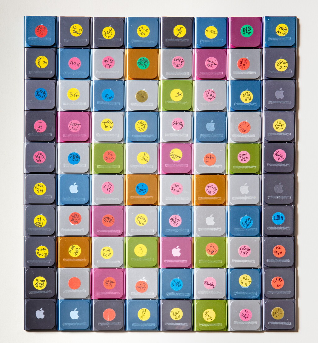 View full screen - View 1 of Lot 44. A lot of eighty Ipod Nano 6th generation, Apple.