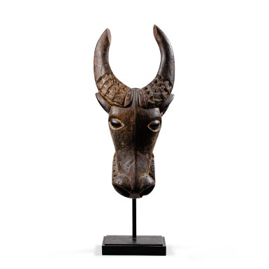 View full screen - View 1 of Lot 64. Masque de buffle, Bamileke, Cameroun | Buffalo Bamileke Mask, Cameroon.