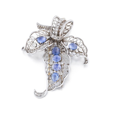 View full screen - View 1 of Lot 90. Broche saphirs et diamants | Sapphire and diamond brooch.