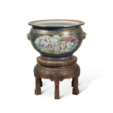 View full screen - View 1 of Lot 170. A Chinese Export Blue-Ground Famille-Rose 'Ladies and Boy' Fish Bowl, Qing Dynasty, Qianlong Period, Circa 1775 | 清乾隆 約1775年 藍地粉彩開光仕女嬰戯圖大缸.