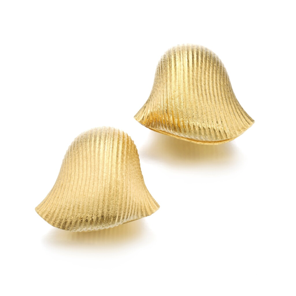 View full screen - View 1 of Lot 1118. Pair of ear clips, ‘Lumaconi'.