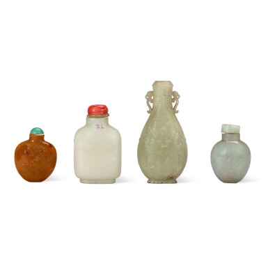 View full screen - View 1 of Lot 107. A group of three snuff bottles, Qing dynasty, 19th century .