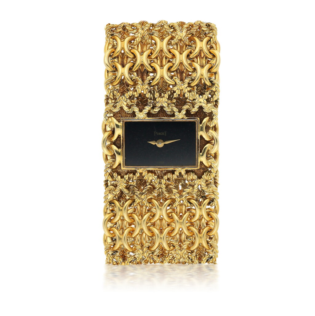 View full screen - View 1 of Lot 138. PIAGET | REF 3891 N583, A YELLOW GOLD BRACELET WATCH WITH ONYX DIAL CIRCA 1970.