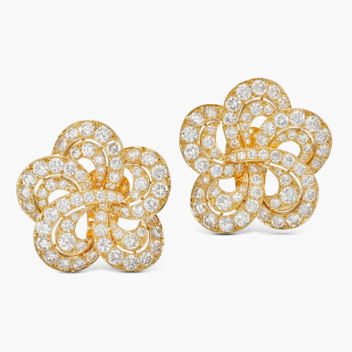 View full screen - View 1 of Lot 1689. Pair of Diamond Earclips | 梵克雅寶 | 鑽石 耳夾 一對.