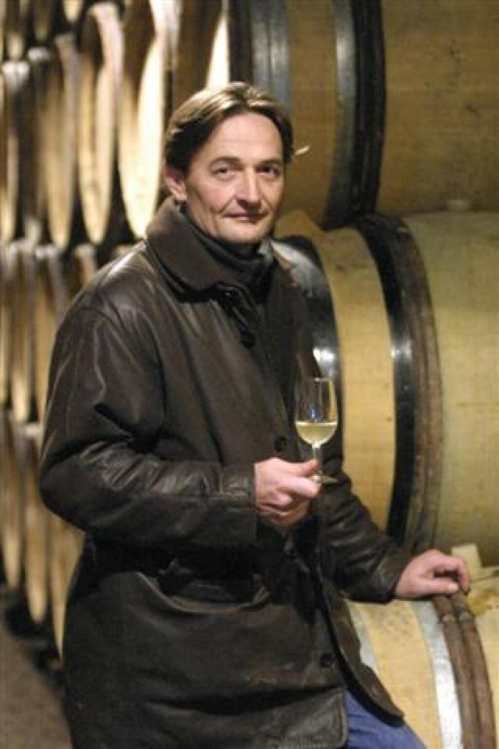 View full screen - View 1 of Lot 393. Volnay, Clos des Chênes 2019 Domaine des Comtes Lafon (3 BT).