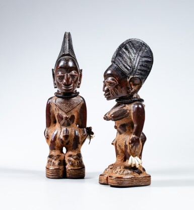 View full screen - View 1 of Lot 77. Paire de statues Ibeji, Yoruba, Nigeria | Yoruba Pair of Ibeji Figures, Nigeria.