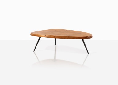 View full screen - View 1 of Lot 29. Table basse forme libre.