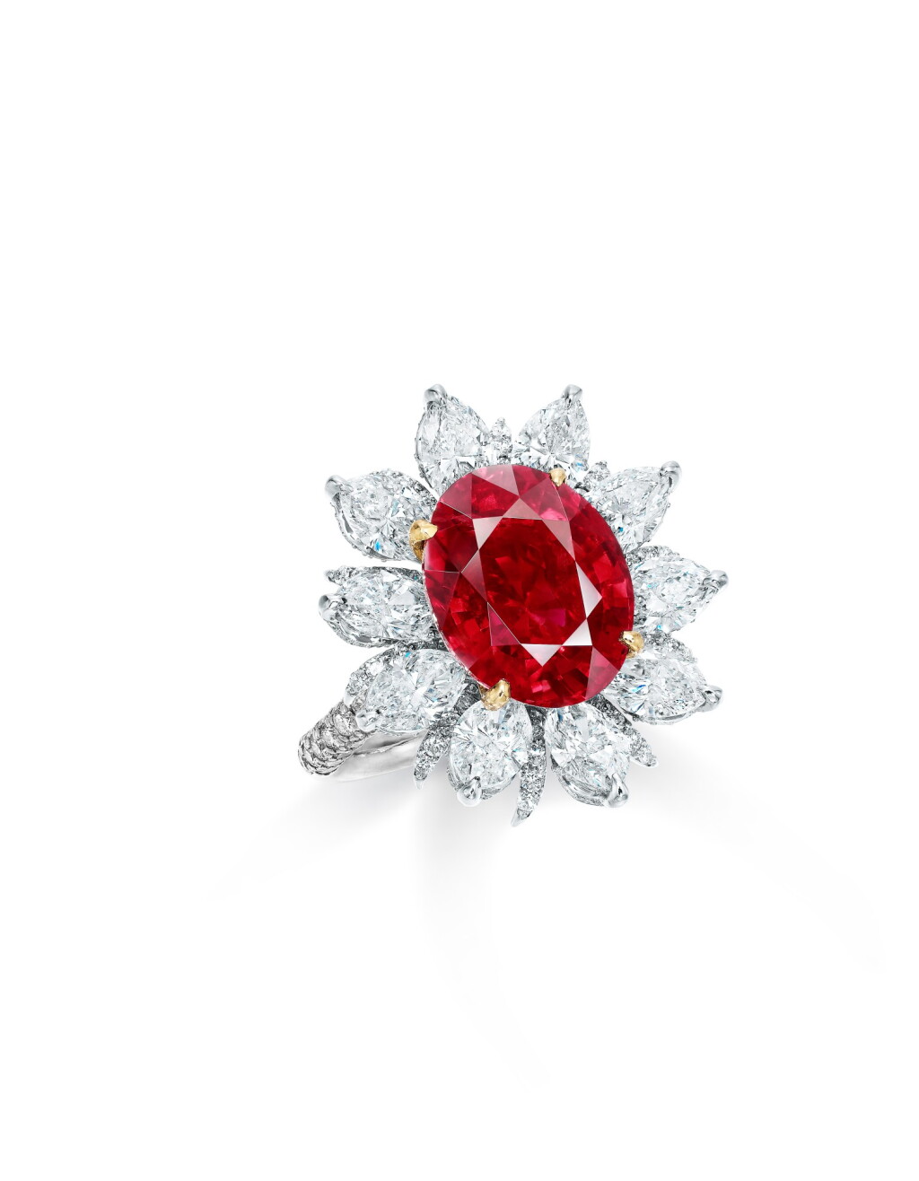 View full screen - View 1 of Lot 1901. An Extremely Fine and Rare Ruby and Diamond Ring | 極其珍罕 6.03克拉 天然「緬甸鴿血紅」未經加熱紅寶石 配 鑽石 戒指.