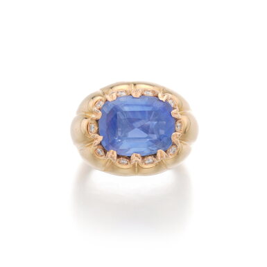 View full screen - View 1 of Lot 976. Sapphire ring.