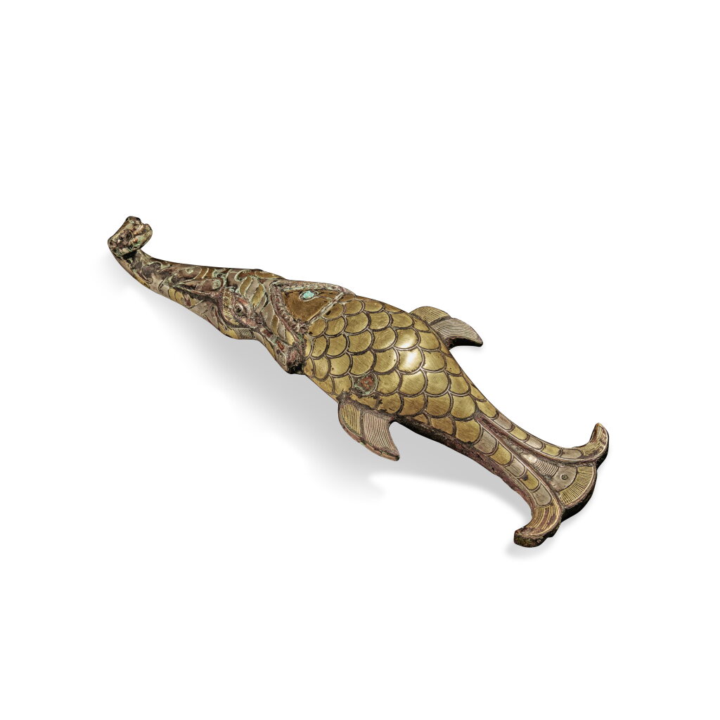 View full screen - View 1 of Lot 104. A rare and exceptional gold and silver-inlaid bronze ‘dragon and fish’ belthook, Han dynasty.