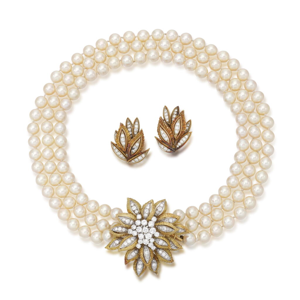 View full screen - View 1 of Lot 139. Cultured pearl necklace, diamond brooch and ear clips | Collana in perle coltivate e spilla e orecchini in diamanti .