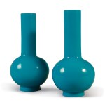 A PAIR OF TURQUOISE GLASS BOTTLE VASES, QING DYNASTY, 19TH CENTURY