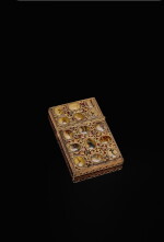 A hardstone 'surprise' aide-mémoire with four-colour gold mounts, Johann Christian Neuber, Dresden, circa 1765