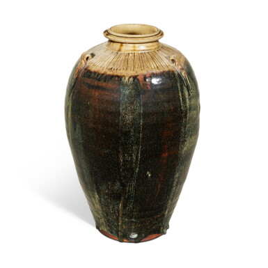 View full screen - View 1 of Lot 872. Large Jar.