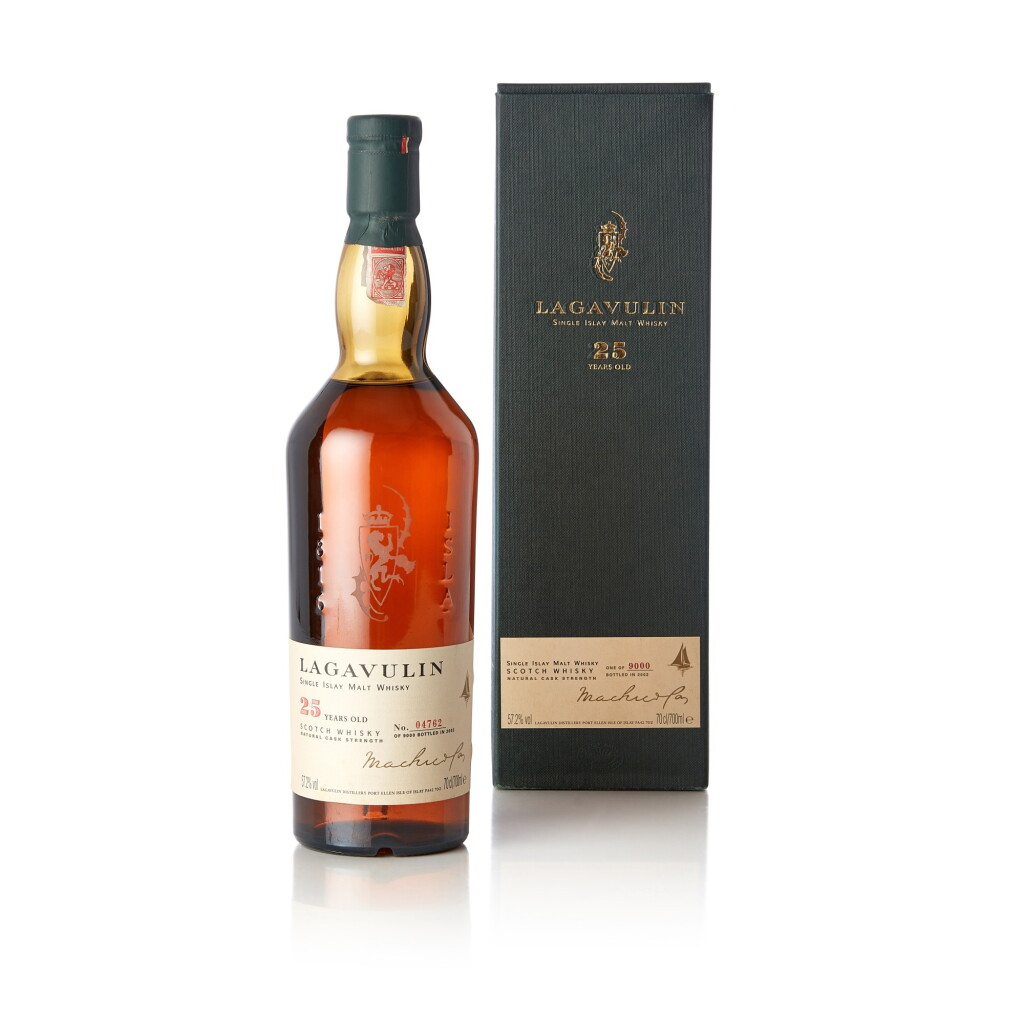 Voir en plein écran - Voir 1 du lot 5123. Lagavulin 25 Year Old Natural Cask Strength 57.2 abv 1977 (1 BT70).