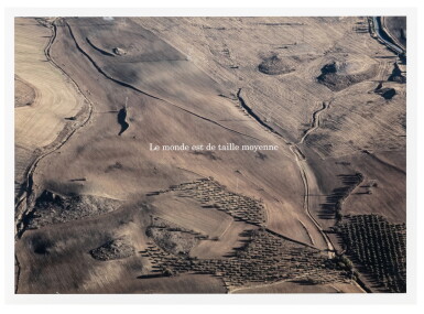 View full screen - View 1 of Lot 93. Le Monde est de taille moyenne. 2017. Édition originale. Un des 100 exemplaires nominatifs. Parfait état. .