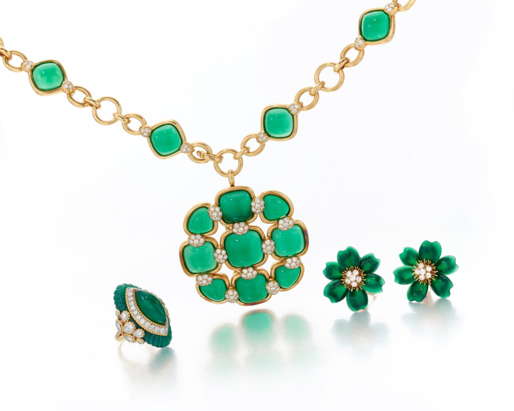 View full screen - View 1 of Lot 82. Calcedony and diamond parure, Van Cleef & Arpels, and a chalcedony and diamond bracelet (Parure in calcedonio e diamanti, Van Cleef & Arperls, ed un bracciale in calcedonio e diamanti).